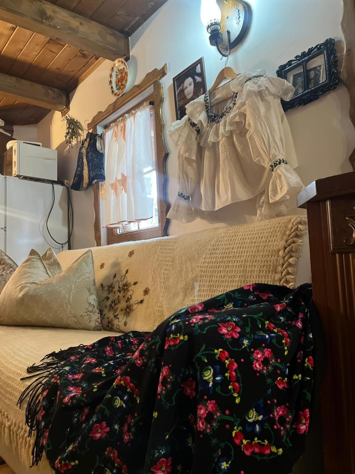 Cabana Rustic Borşa Habitación foto