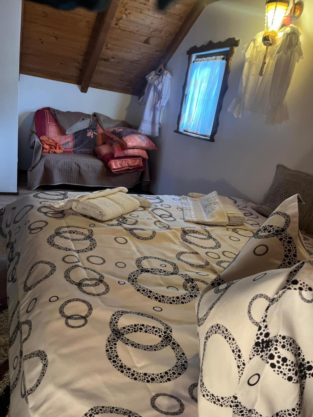 Cabana Rustic Borşa Habitación foto